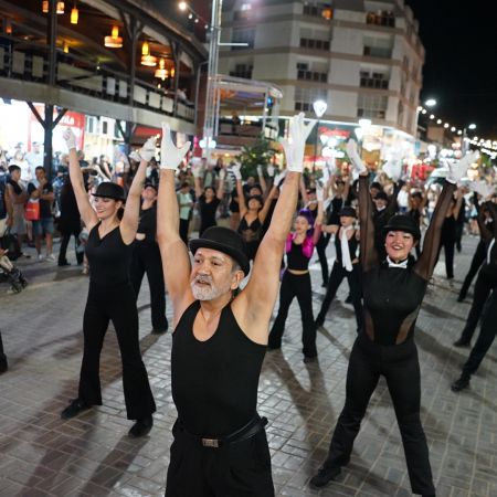 La Danza Jazz Brilla en Villa Gesell: El Taller de Walter Garc&iacute;a Cautiva a Residentes y Turistas