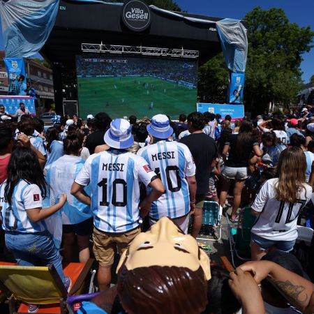 Villa Gesell: Un Calendario de Emociones entre Tradici&oacute;n, Pasi&oacute;n Mundialista e Invierno &Eacute;pico